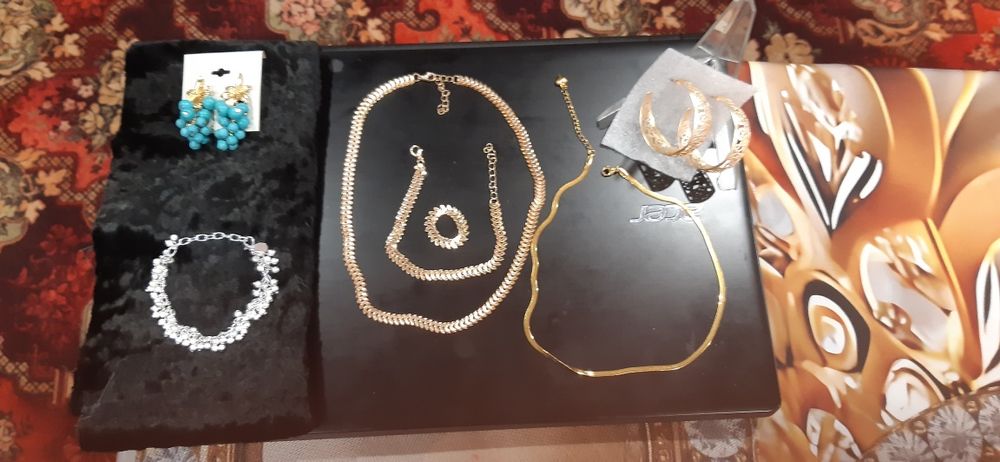 Кпасивые  Украшения  из серебра  и злата