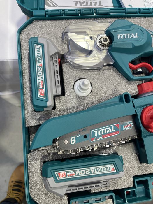 Set scule pe acumulator Total,foarfeca si drujba pomi
