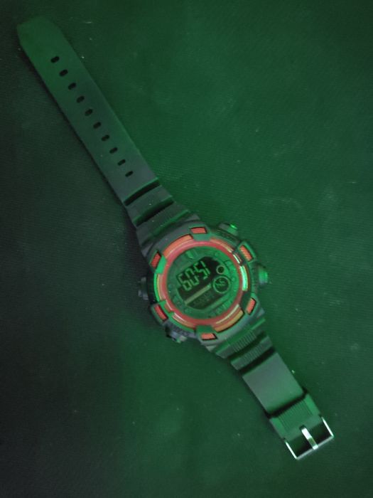 Спортивные часы,новые