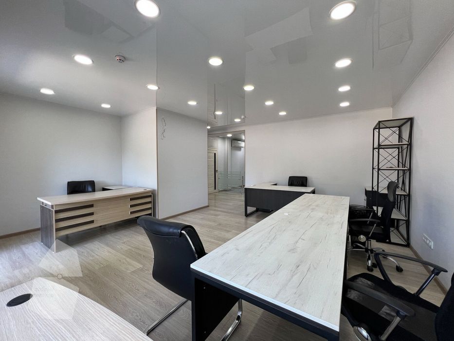 Сдается в аренду Евро офис с мебелью вдоль дороги 130м2 - Ц-13/Лабзак