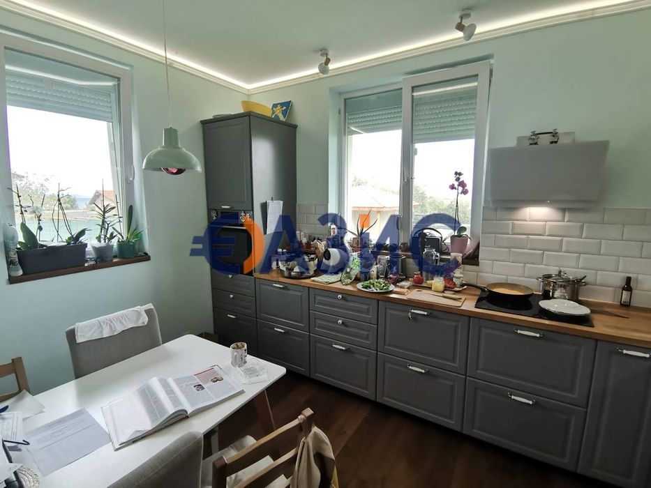 Продава се Многостаен апартамент в Черноморец - 228 кв.м за 1340 €/кв.м - Снимка #8