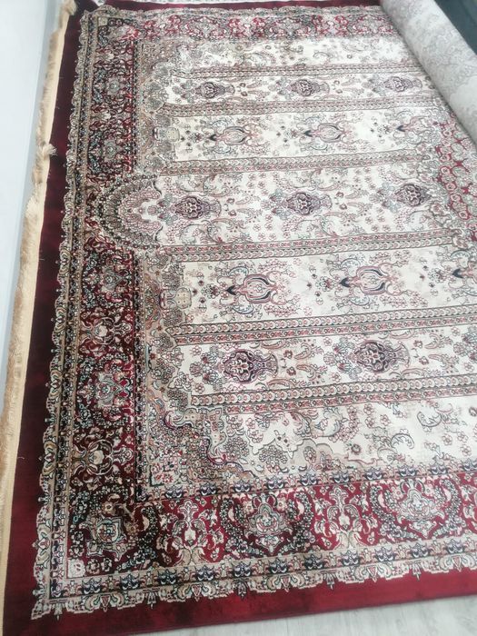 Продам ковер в отл. состоянии 3х5