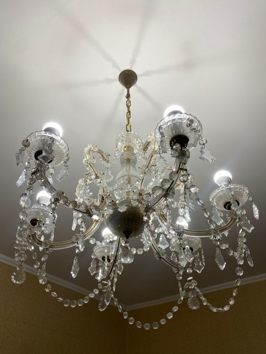 Люстра шести рожковая