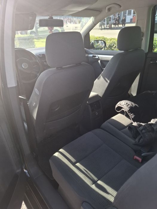 Volkswagen Touran 2004 diesel, 2.102 € — imagine 3