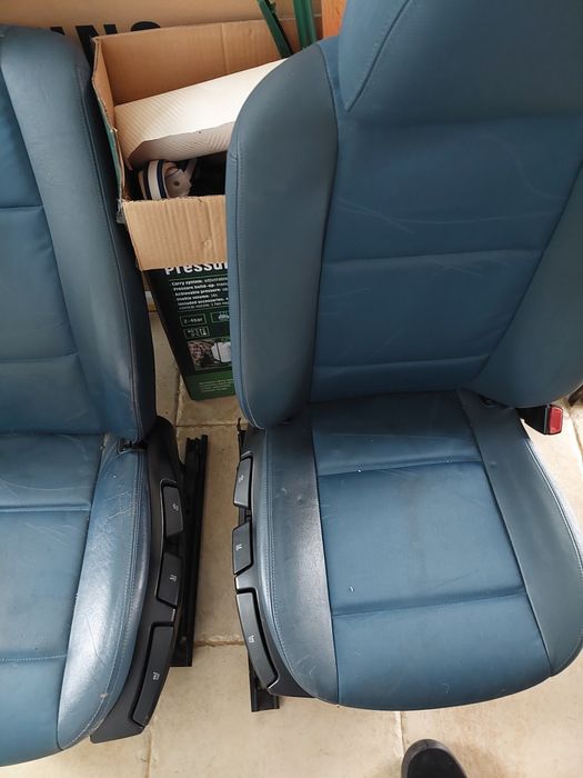 Vând 2 scaune față pt.bmw seria 3