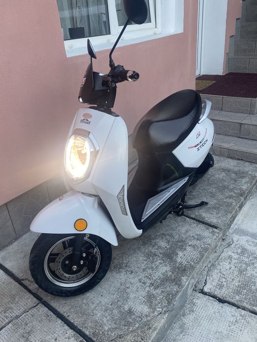Scuter electric retro