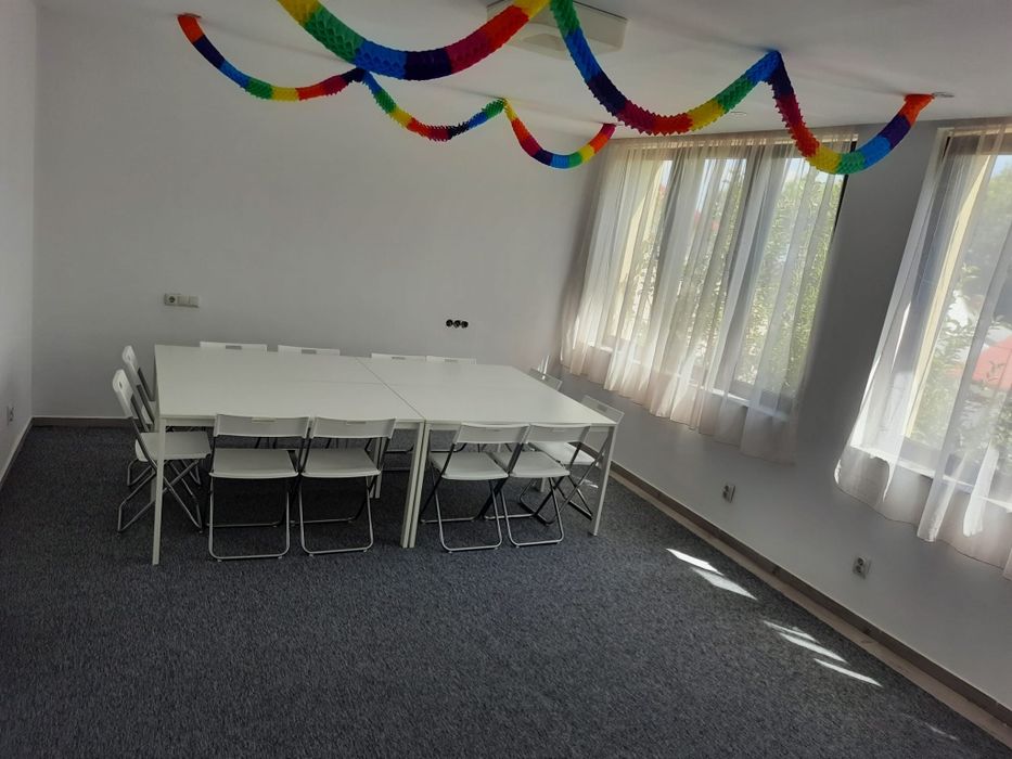 Închiriez casă hight class (3min de centru)