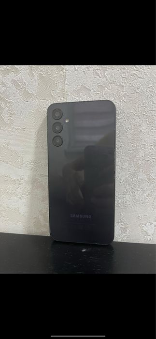 Телефоны в четком состоянии