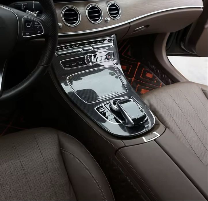 Mercedes W213 Карбонов капак за централна конзола