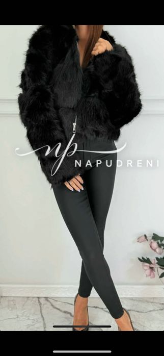 черно пухено яке