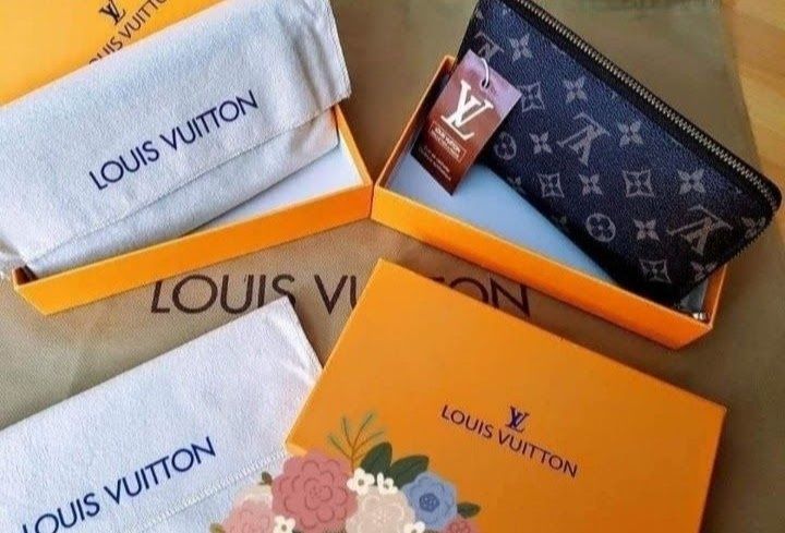 Portofel piele naturala 100%,cutie, saculet, etichetă