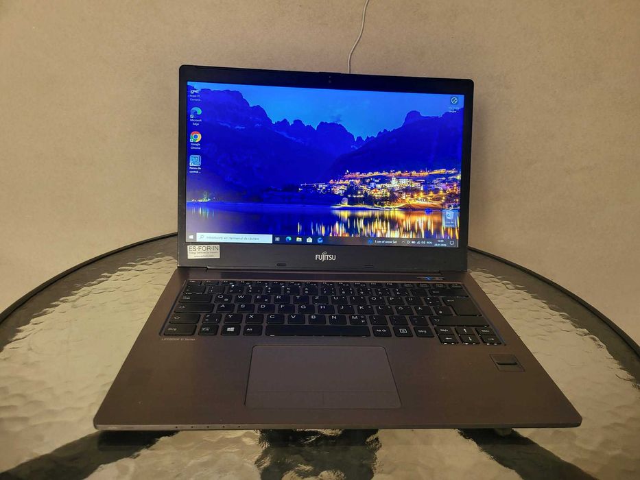 Laptop fujitsu U904 cu i7 si 10Gb ram + 500Gb SSHD la SuperPret 500lei