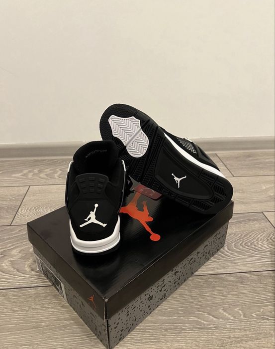 Jordan 4 White Thunder ( Toate marimile )