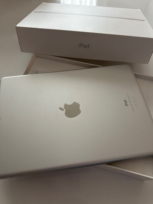 Apple  ipod 9 WiFi tablet