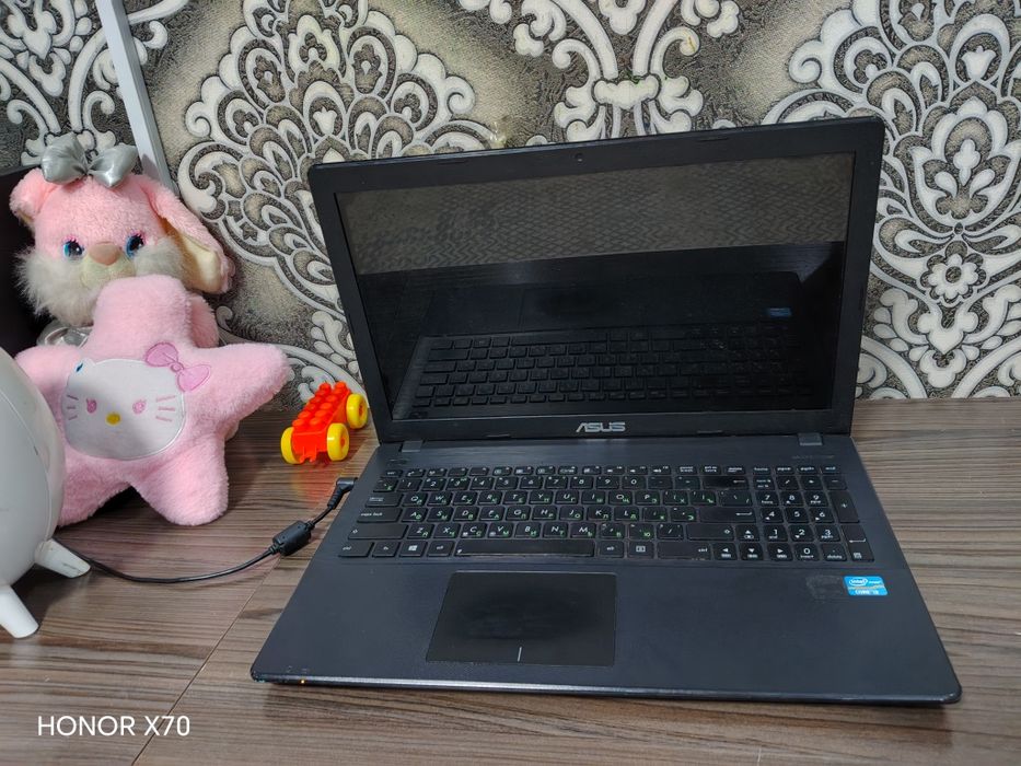 Ноутбук Asus  в хорошем состоянии