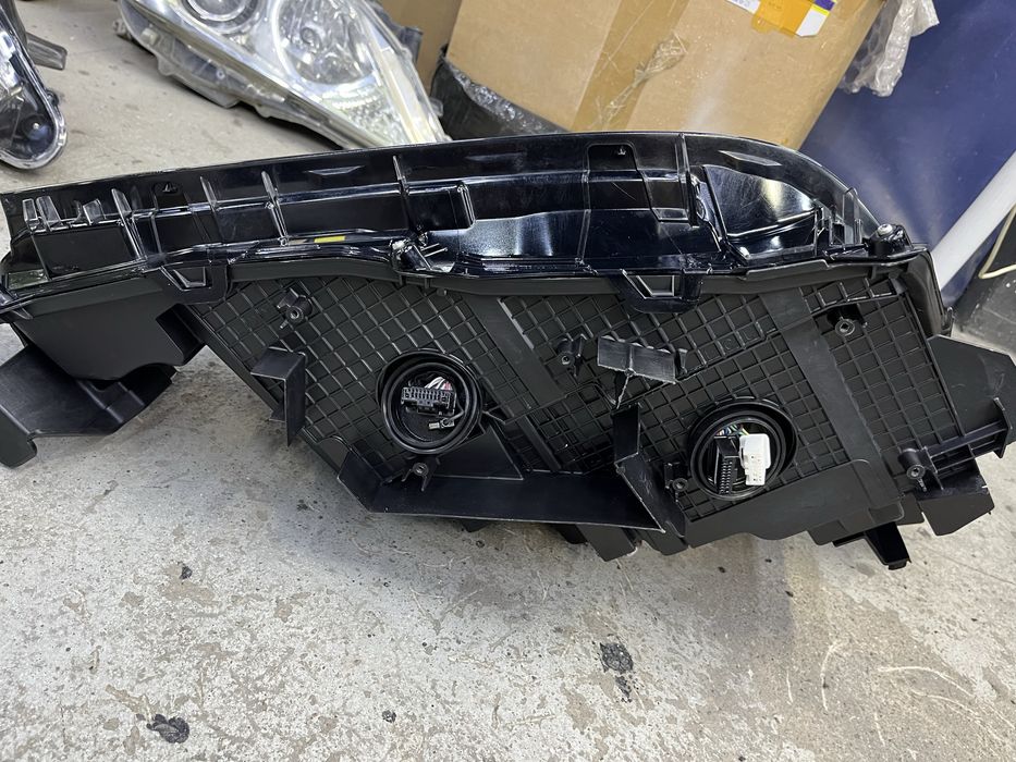 Фара Лексус Lx570