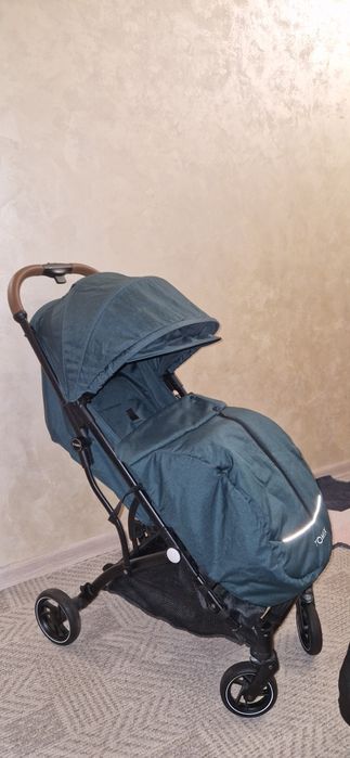 Продам прогулочную коляску Tomix Luna Lux
