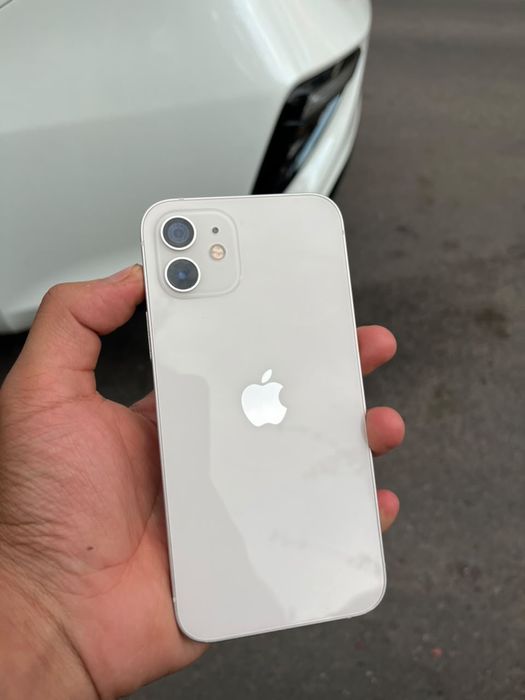Айфон 12 срочно  продам