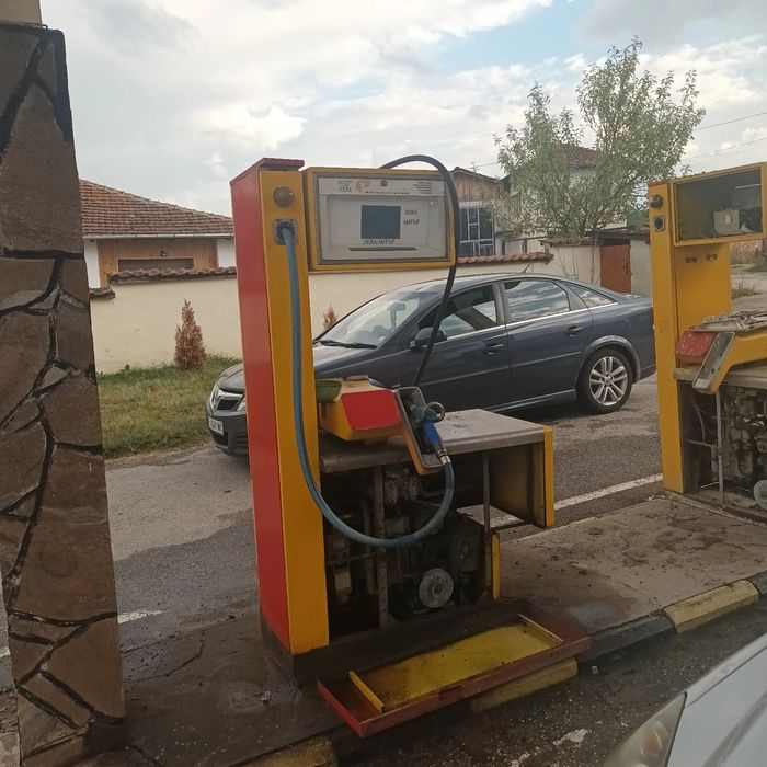 Бензиноколонка..