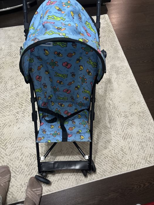 Carucior sport umbrela, aproape nou