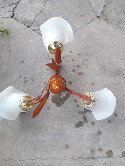 Люстра продам 2000