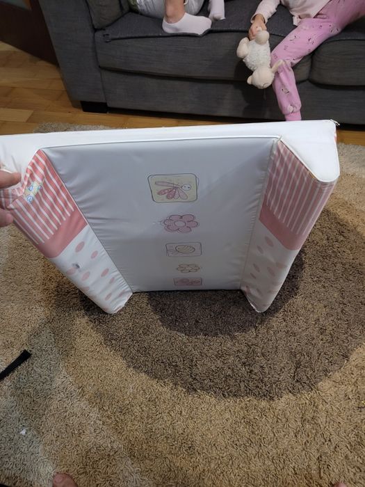 Masa de schimbat nou născuți