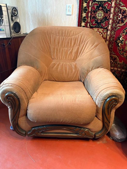 Продам комплект мягкой мебели