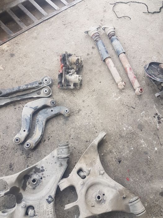 Задно окачване носачи шенкели мост пружини  за ауди а4 б7  комби