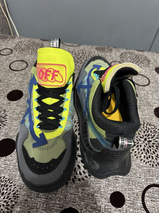 off-white adidasi barbati