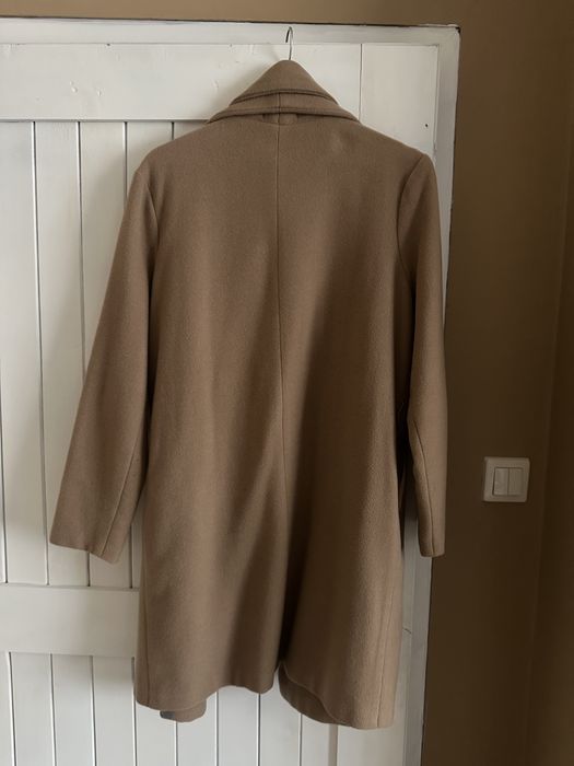 Дамско бежаво палто