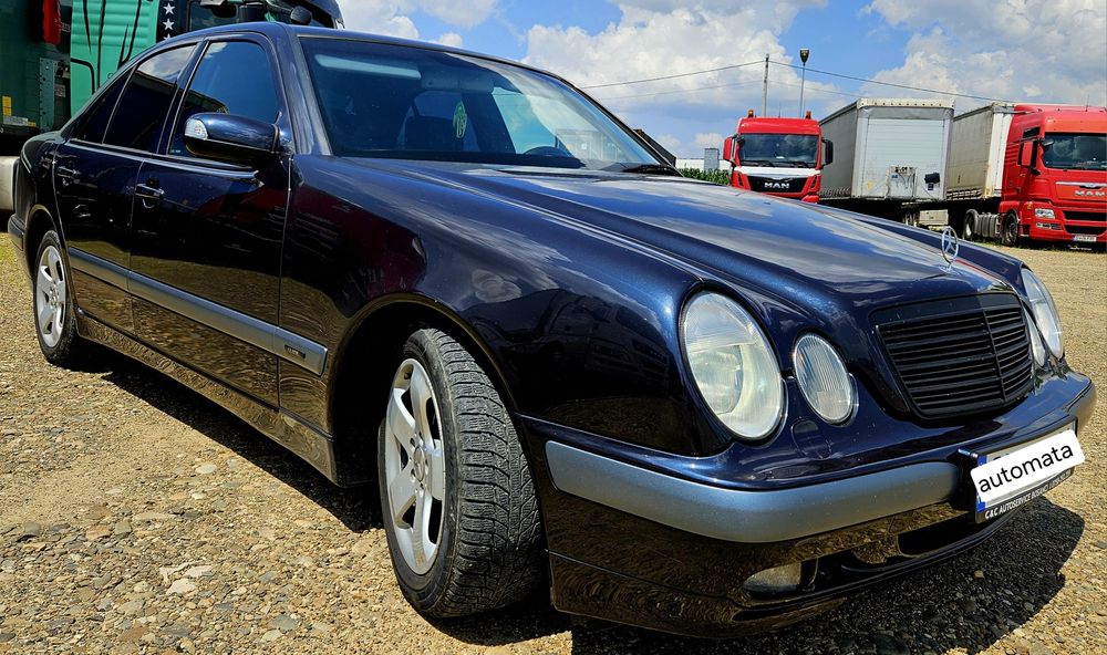 Mercedes-Benz W210