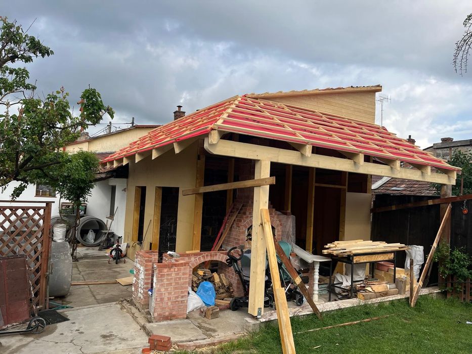 Costrucții case și cabane din lemn