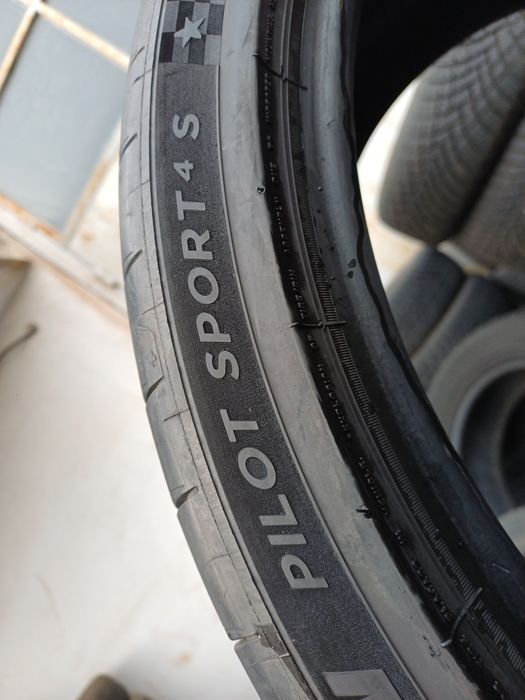 Гуми 245/35/19 Мишелин