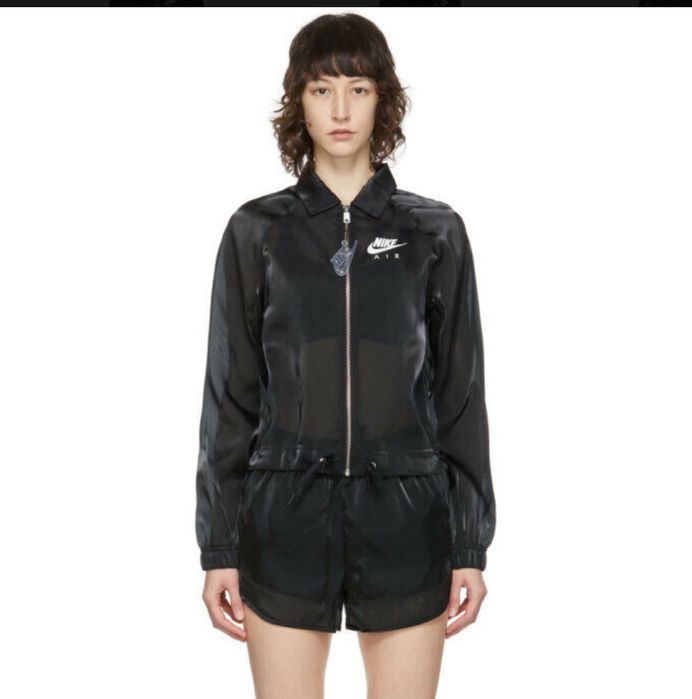 Яке ново NIKE  размер S размер