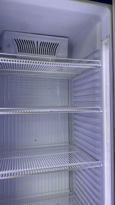 Vitrina frigorifica verticala cu led