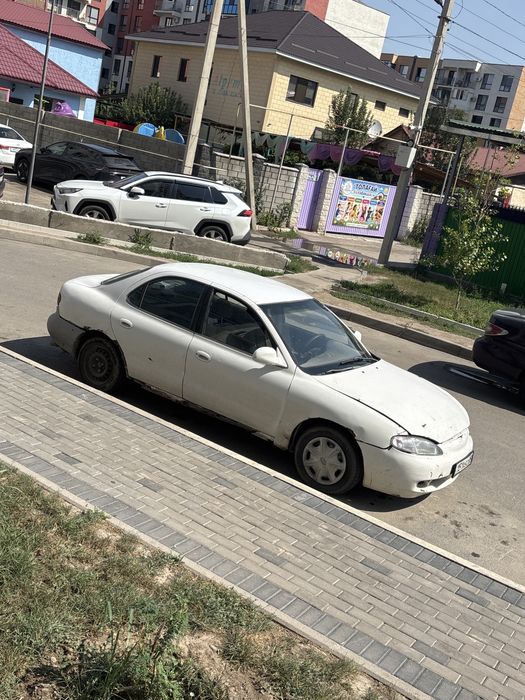 Hyundai Avante, 1996