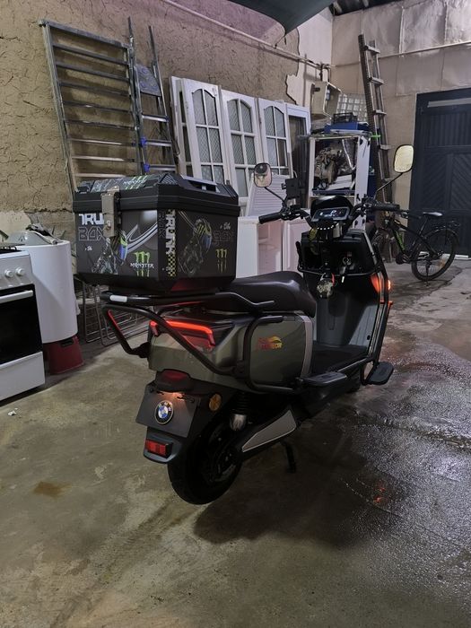 Skuter sotladi pachti yengi