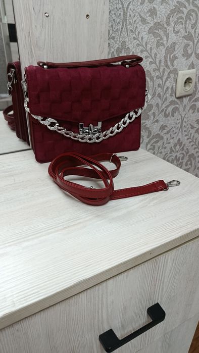 Ayollar va qizlar uchun sumka