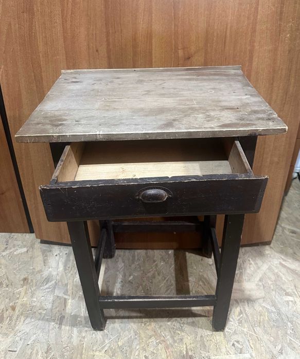 Masuta Vintage cu Sertar; Masuta din lemn masiv; Masa