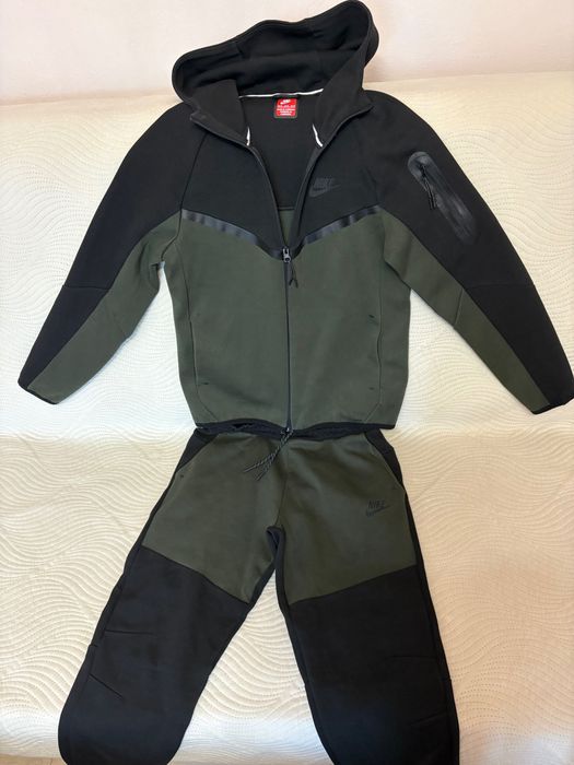 Екип Nike Tech 14-15 години