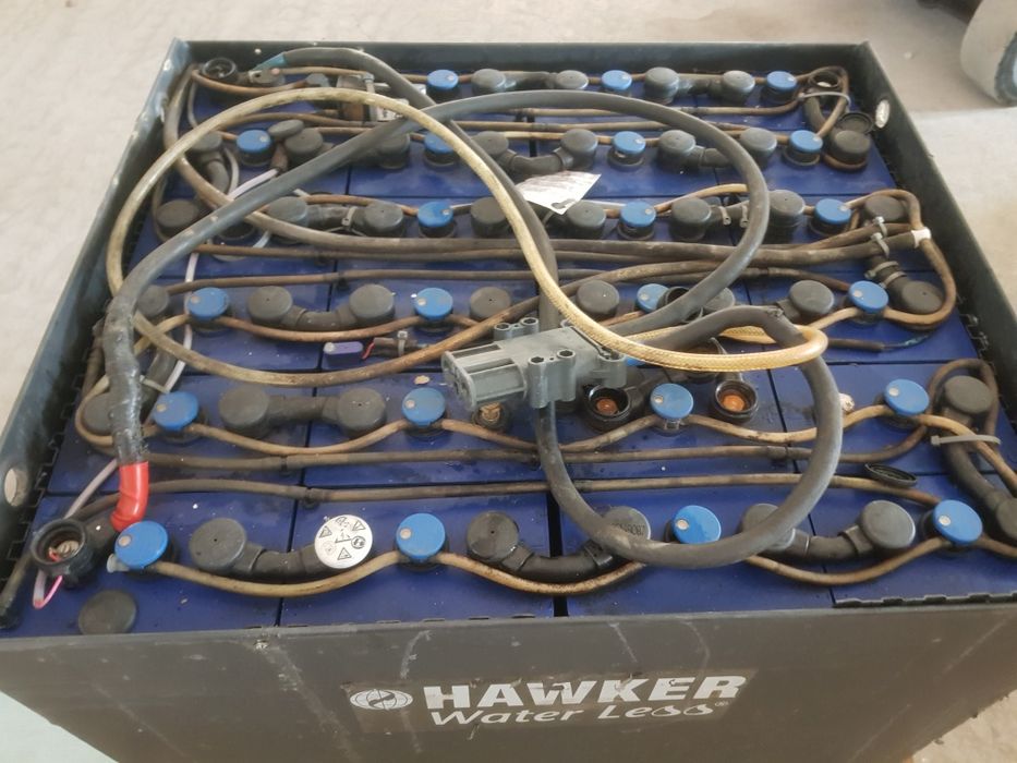 Bateria de tractiune Stivuitor , fotovoltaice , Hawker 48 V / 680 Ah