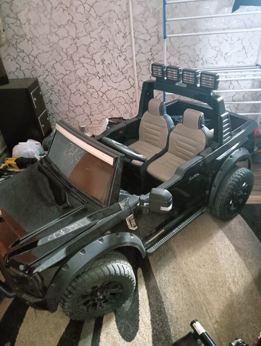 Продам детскую элетро машину