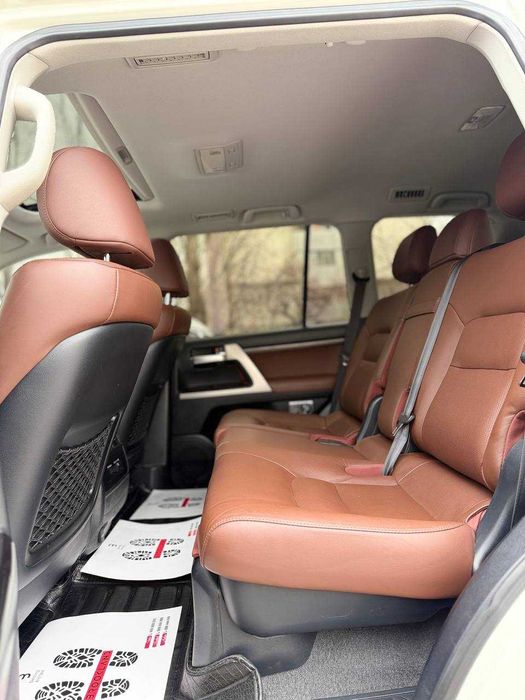 Sotuvda Toyota Land Cruiser 200