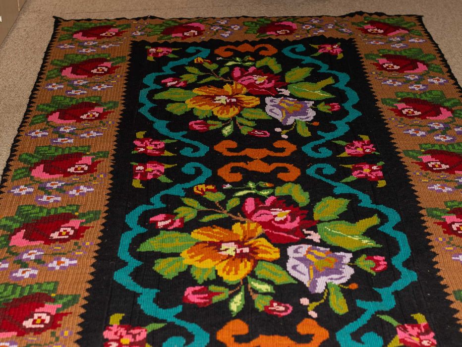 covor peretar lana traditional romanesc