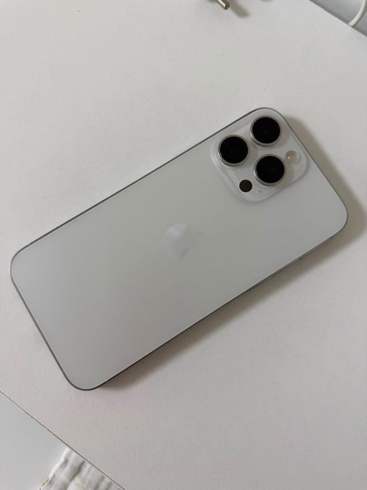 Продам Iphone 15 pro max 256