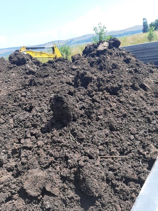 Pamant vegetal din decopertare