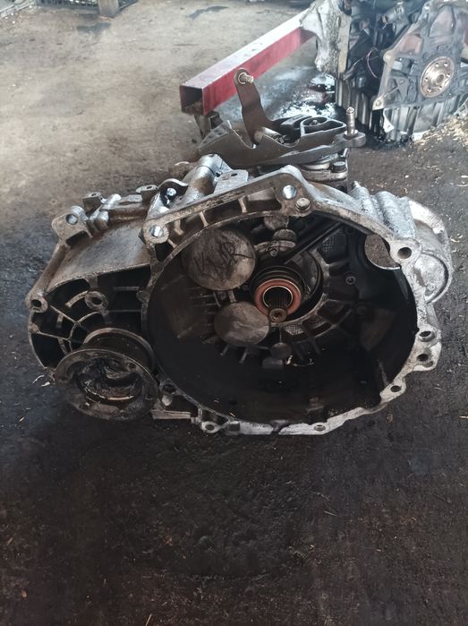 Galerie de admisie cu clapetă accelerație și egr 2.0 tdi BMP Passat B6