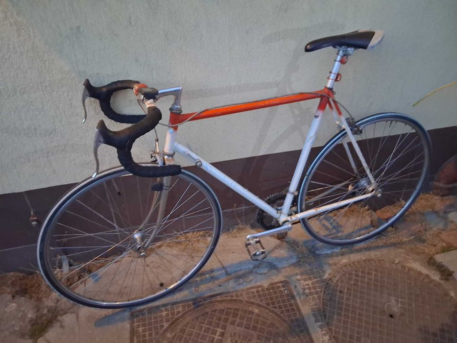 Cursieră Vintage – Grup Shimano 600, Ghidon & Pipă 3ttt, Cadru Oțel