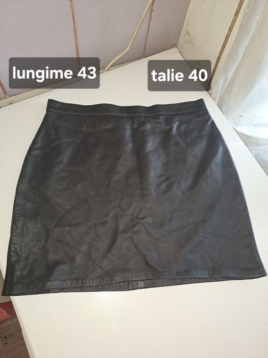 Vând fuste din piele naturală