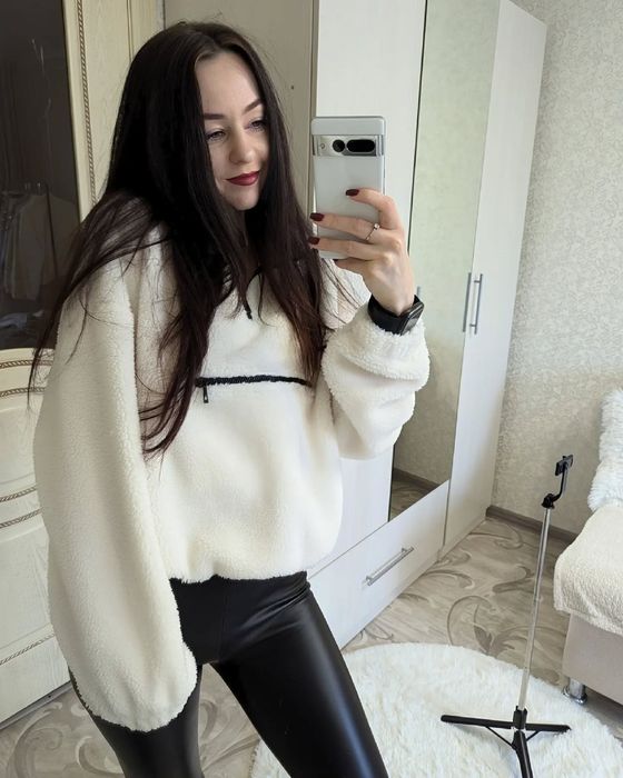 Свитшот женский теплый